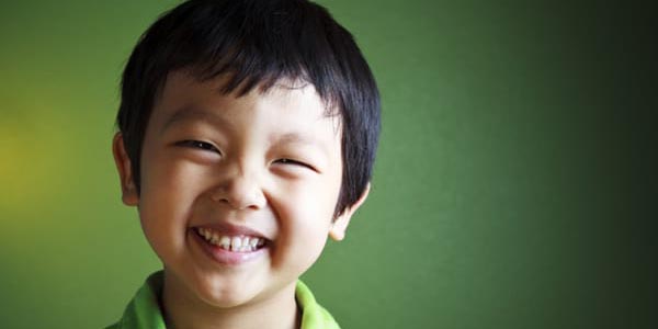 Bé Bị Sún Răng Sớm, Có Đáng Lo Hay Không?
