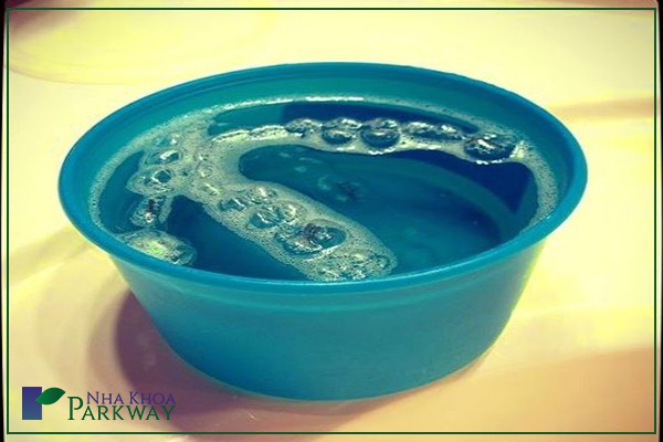 cách_bảo_quản_niềng_răng_invisalign