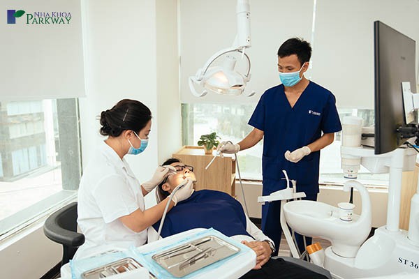 niềng răng mắc cài tự buộc ở đâu