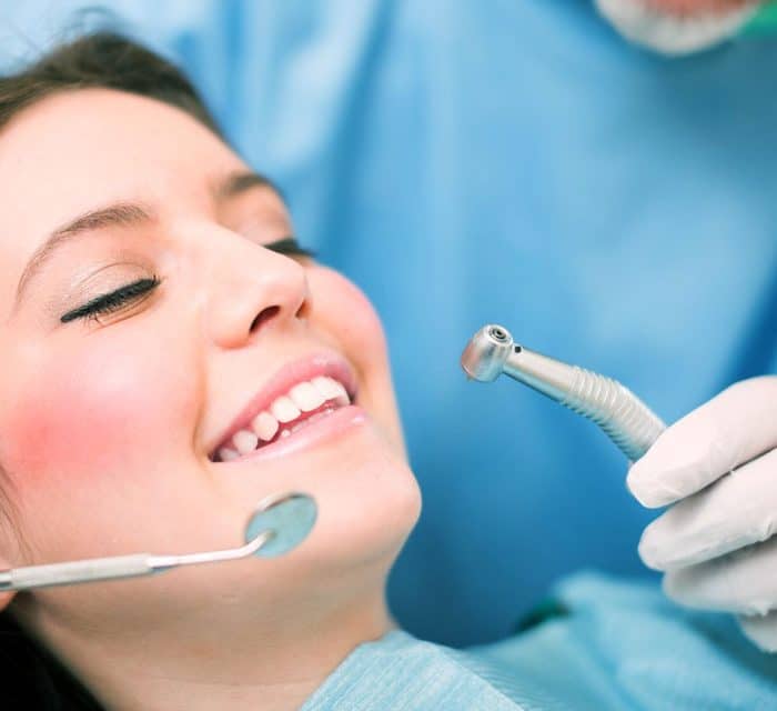 tư vấn bác sĩ có nên điều trị tủy răng khi mang thai