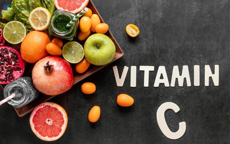 Do thiếu hụt một số loại vitamin như C, B3, D, E, K