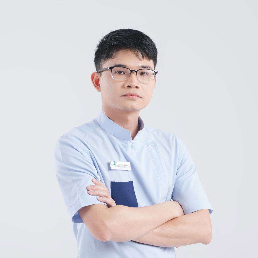 Bác sĩ Nguyễn Văn Hùng