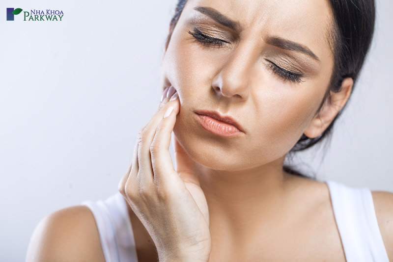 quá trình trồng răng implant có gây đau