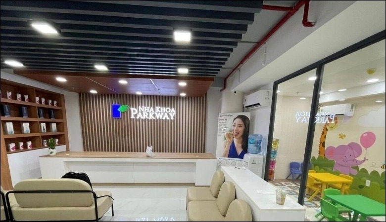 Trồng răng implant uy tốt tại Nha khoa Parkway