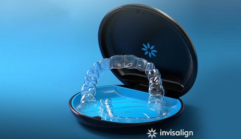 Khay niềng răng Invisalign