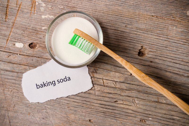 cách làm sạch cao răng lâu năm tại nhà bằng baking soda