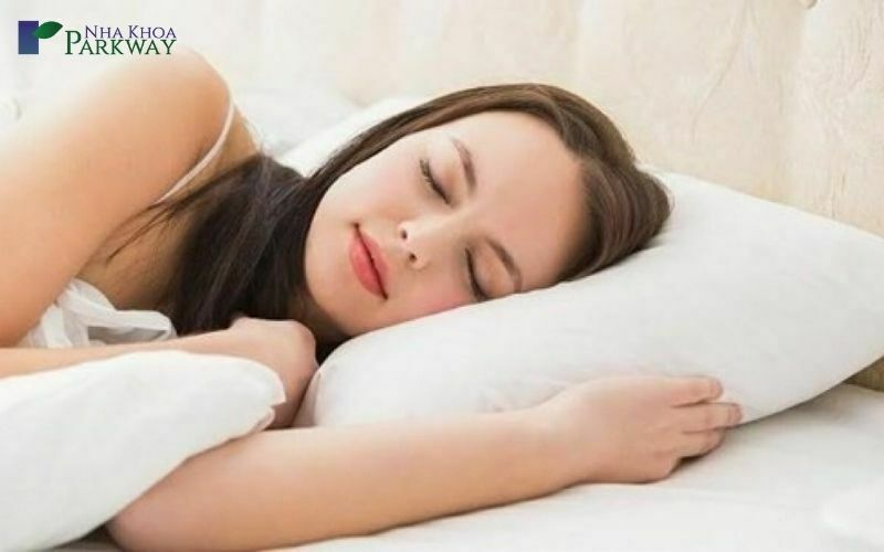 Cải thiện thói quen nằm nghiêng 1 bên khi ngủ