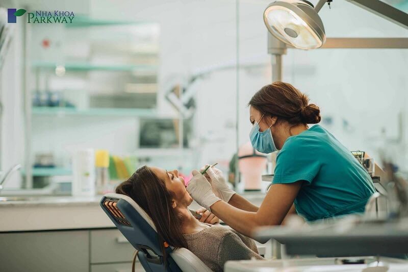 Đến bác sĩ để điều trị viêm chân răng nếu không thể áp dụng các mẹo tại nhà