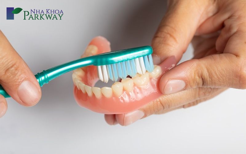 Những ưu và nhược điểm của phương pháp làm răng giả bằng nhựa