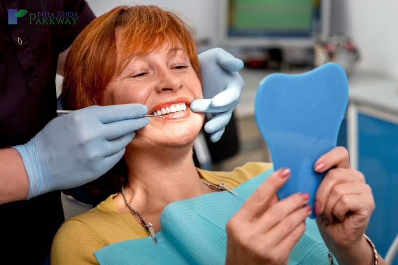Thường xuyên đến nha khoa để được bác sĩ kiểm tra tiến trình niềng răng khểnh 2 bên