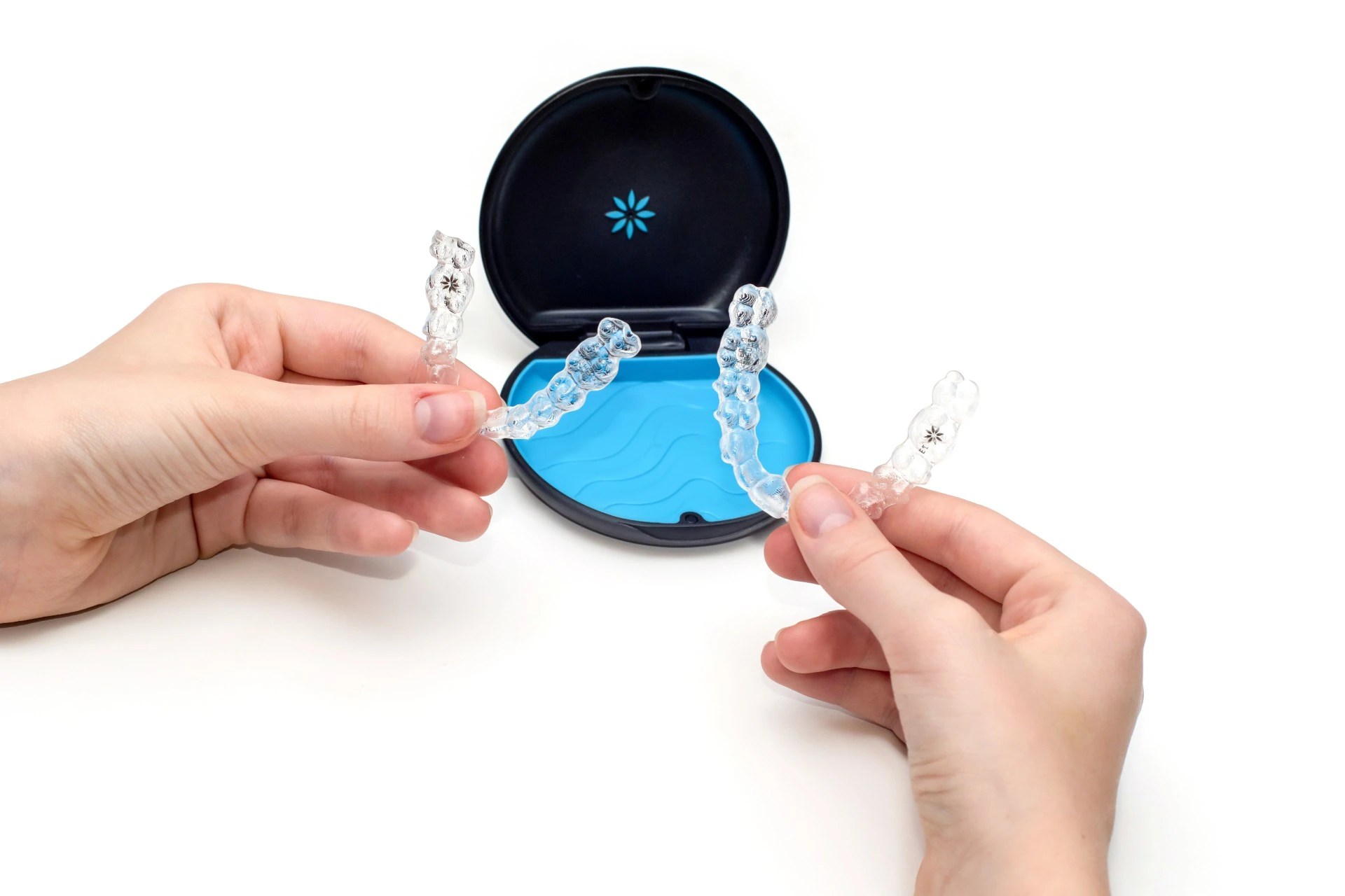 Hình ảnh khay niềng trong suốt Invisalign