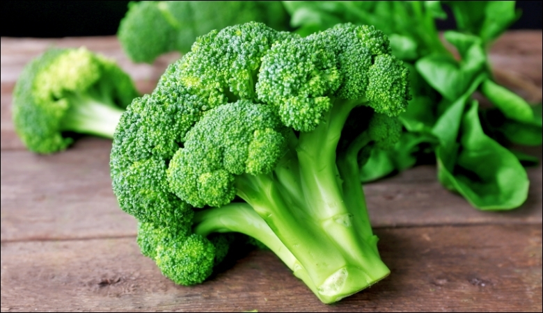 Bông cải xanh chứa nhiều vitamin và khoáng chất thiết yếu cho răng nướu khỏe mạnh