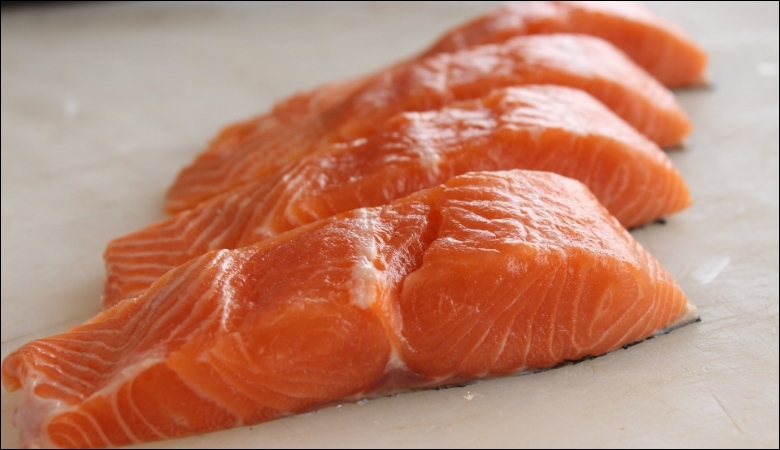 Cá hồi chứa nhiều dưỡng chất có lợi cho răng nướu