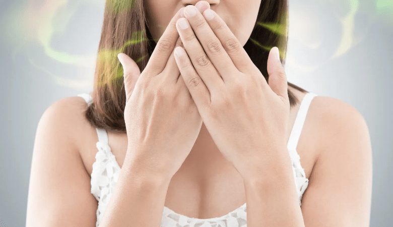 Hởi thở có mùi do bệnh lý