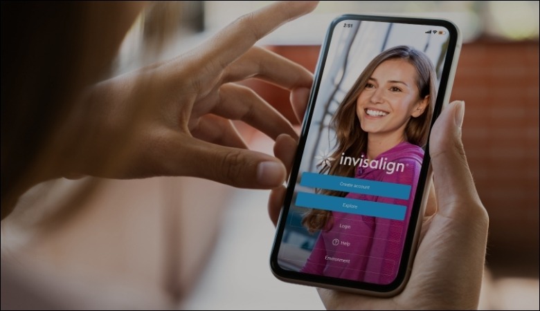 Truy cập website hoặc tải ứng dụng My Invisalign