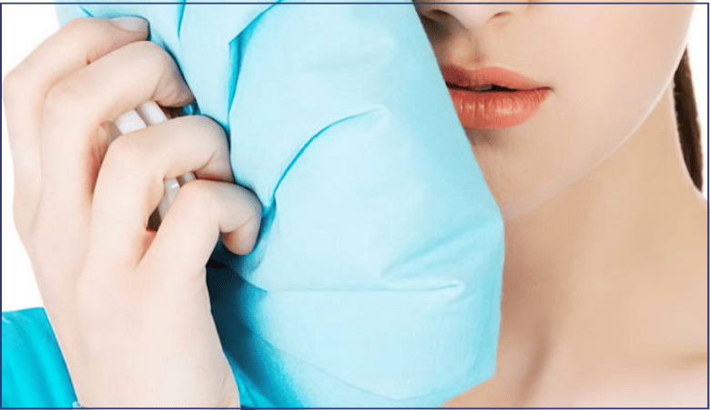 Chườm lạnh giảm đau