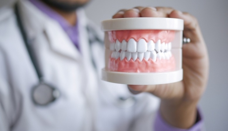 Làm răng giả đóng vai trò quan trọng đối với sức khỏe răng miệng của bệnh nhân bị mất răng