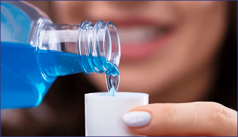 vì sao nên dùng nước súc miệng